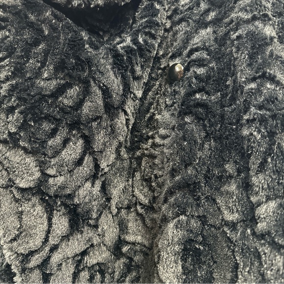 Adrienne Landau Women's Black Faux Fur Coat Rose Design Size M - Picture 11 of 13